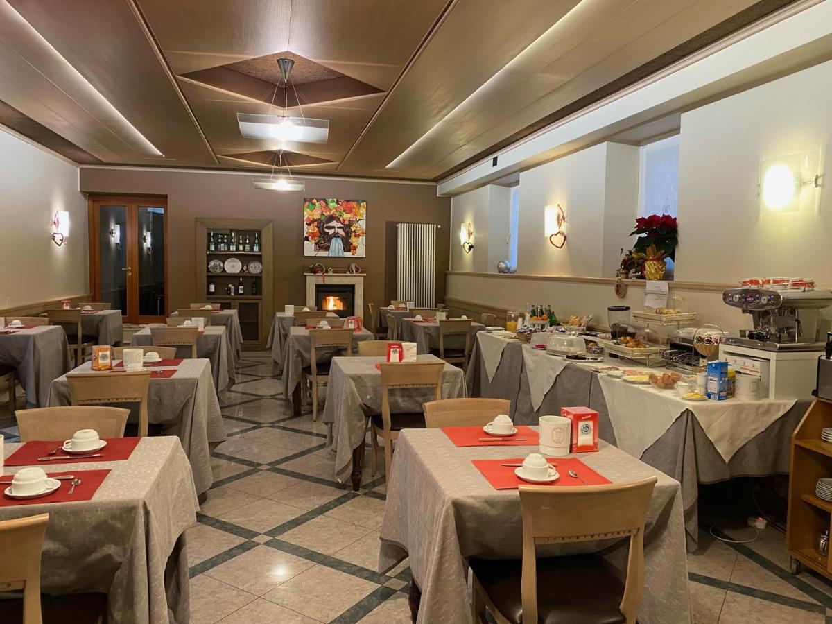 Hotel Centrale San Pellegrino Terme Kültér fotó
