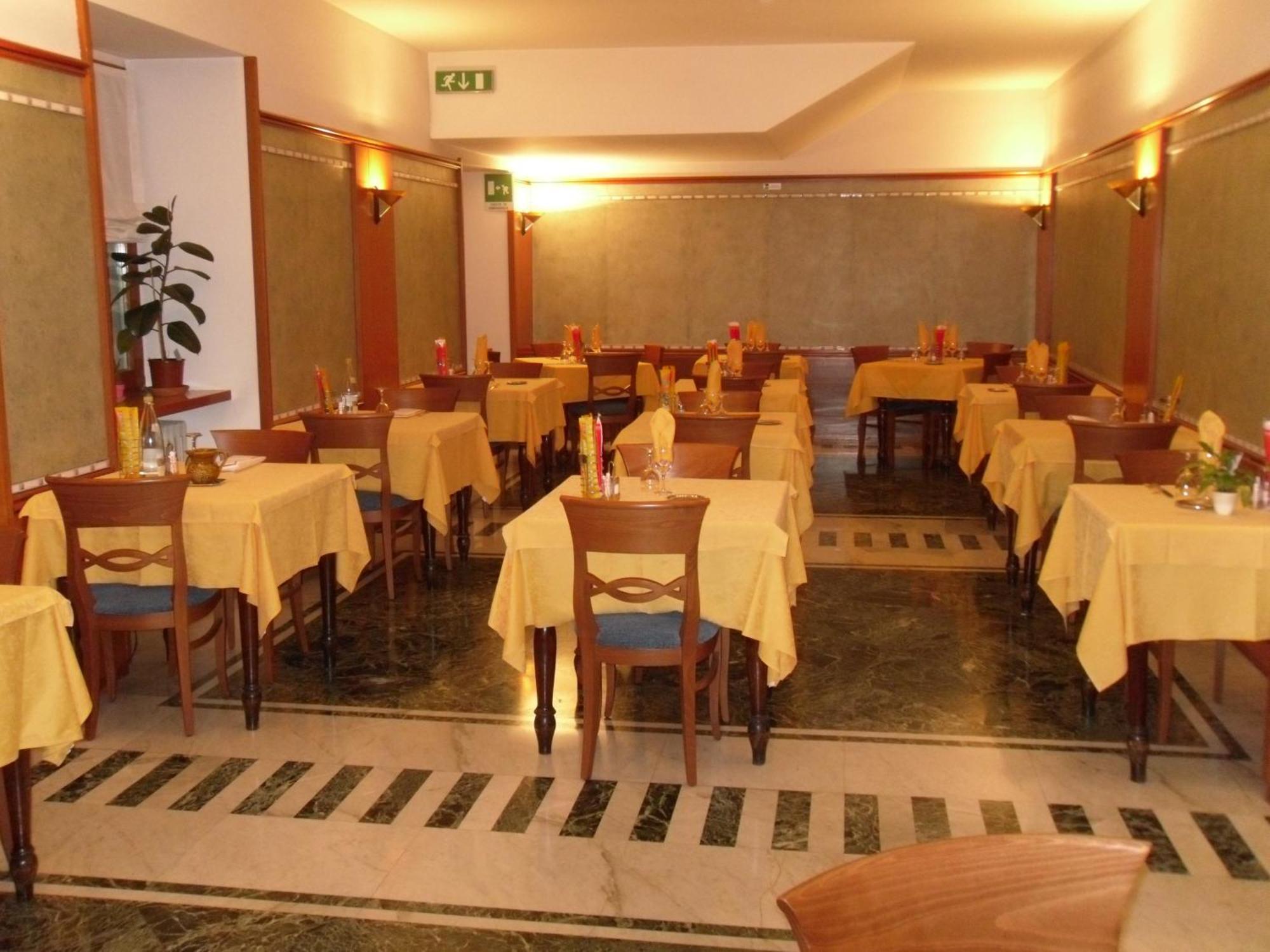 Hotel Centrale San Pellegrino Terme Kültér fotó