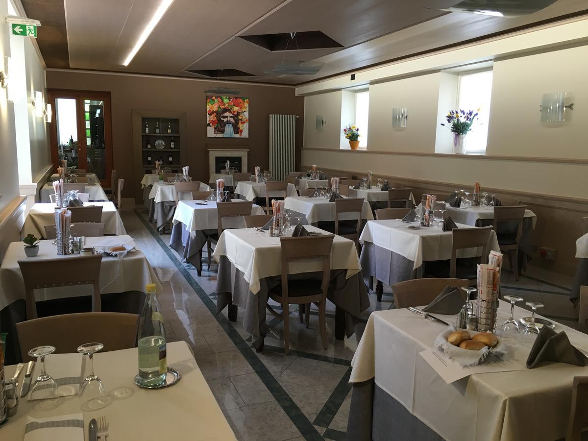 Hotel Centrale San Pellegrino Terme Kültér fotó